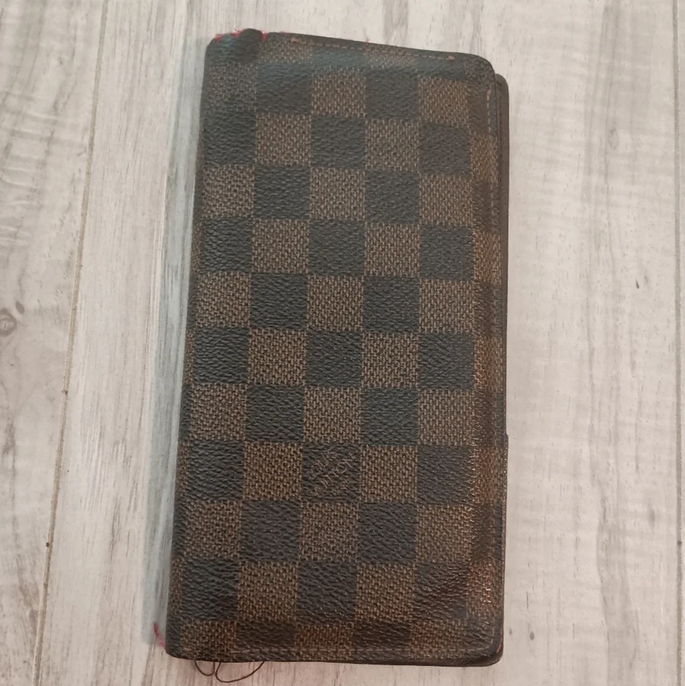 Authentic Louis Vuitton Damier Wallet Brown for Men's Wallets